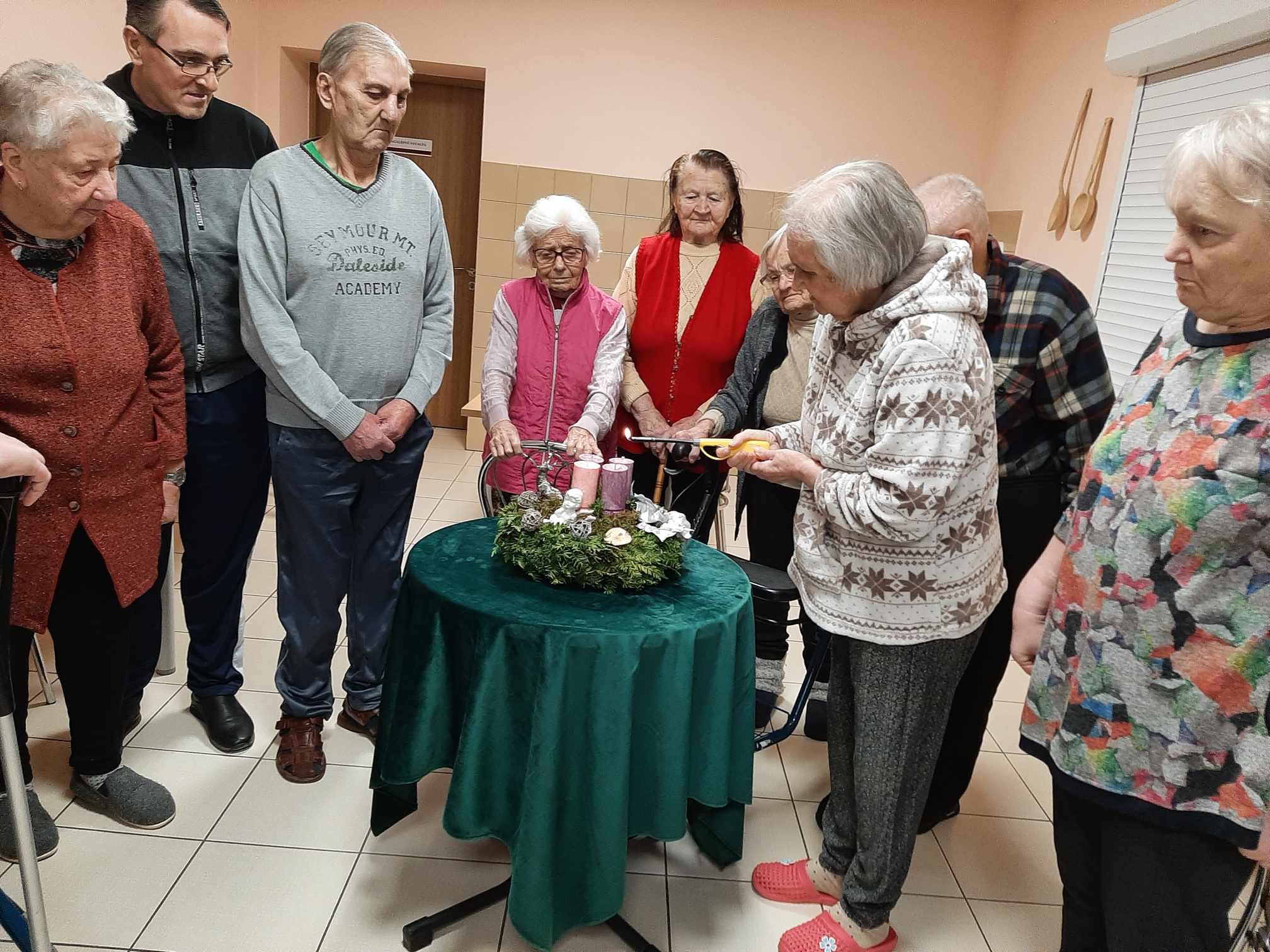 Jau uždegtos tris Advento žvakės